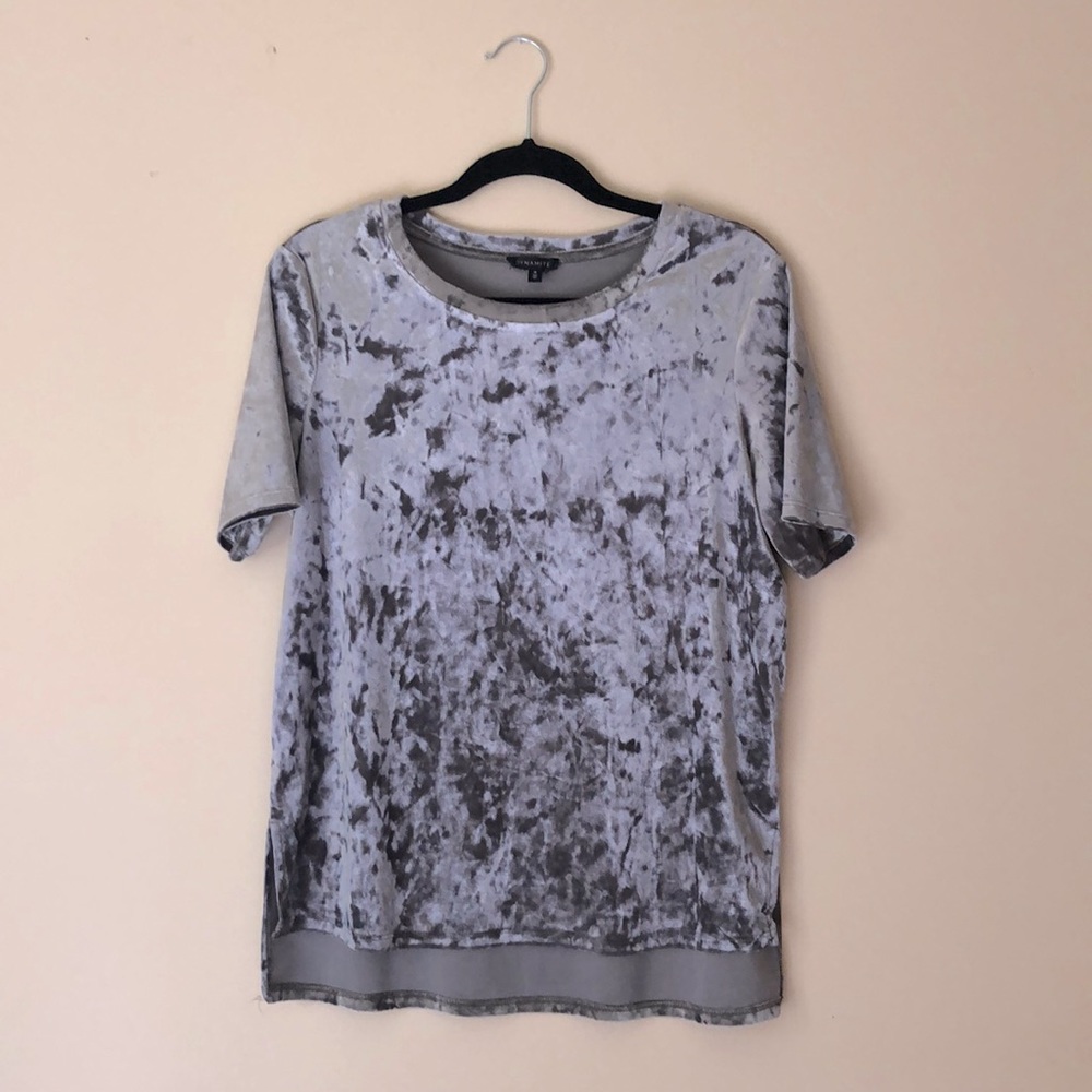 Dynamite | US M Crush Velvet High-Low T-shirt